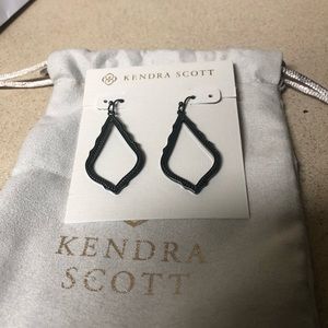 Kendra Scott Sophia drop earrings